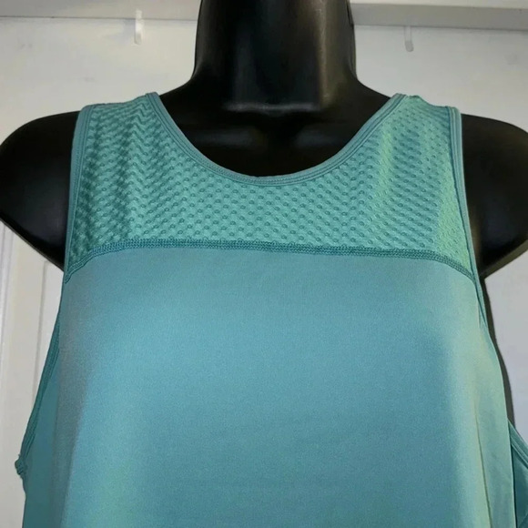 Lija Athletic Golf Tank Top - Picture 2 of 7